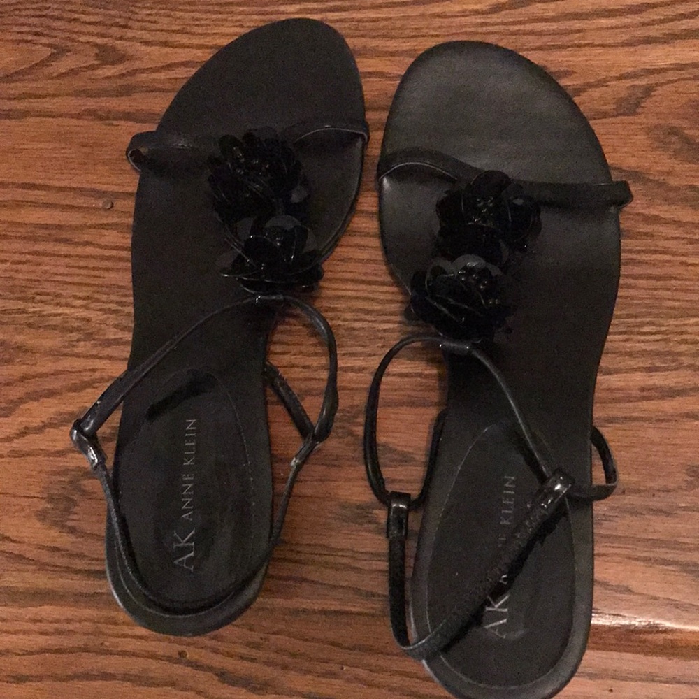 Anne Klein black strappy sandals